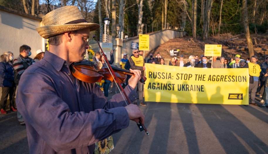 Rassemblement d'Amnesty International Luxembourg devant l'Ambassade de Russie