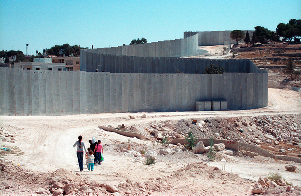 Israel_Palestine_Children_walk_towards_wall_.jpg